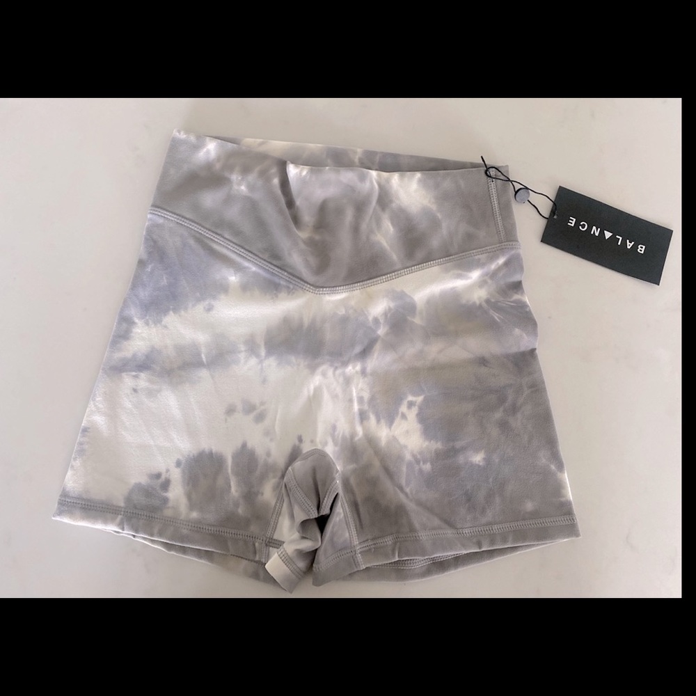 ❌ SOLD Balance Athletica Cloud Short Cyclone